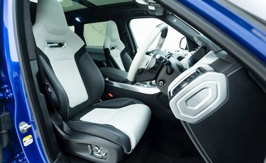 Land Rover Range Rover Sport 5.0 SVR Carbon Edition 10