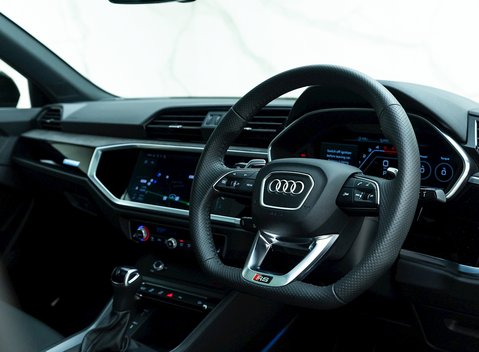 Audi RS Q3 Sport Edition 9