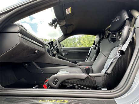 Porsche 718 CAYMAN GT4 RS PDK 61