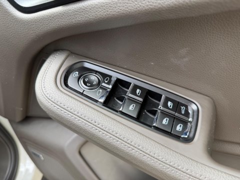 Porsche Macan PDK 49