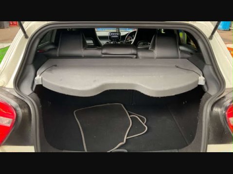 Mercedes-Benz A Class 1.6 A180 BlueEfficiency SE 5dr 14