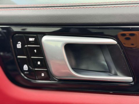 Porsche Cayenne 3.0 V6 E-Hybrid 14.1kWh SUV 5dr Petrol Plug-in Hybrid TiptronicS 4WD Euro 6 63