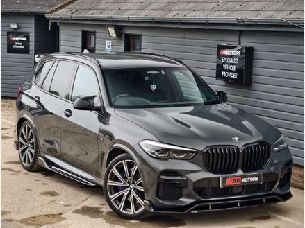 2023 C CLASS 4.0 AMG C 63 AUTO 4DR YEAR 2019 19 MILEAGE 76,520 MILES... photo