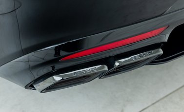 Mercedes-Benz S Class S63 AMG Coupe 32