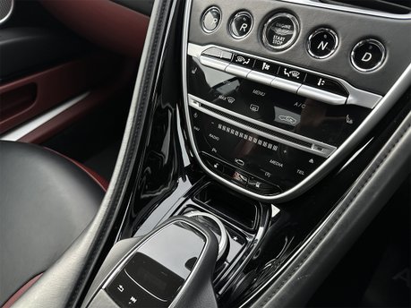 Aston Martin DB11 4.0L V8 Coupe 61