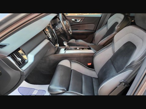 Volvo V60 T4 R-DESIGN PLUS 30