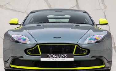 Aston Martin Vantage GT8 3