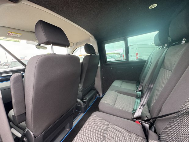 Volkswagen Transporter Crew Cab SWB L1H1 T30 Tdi Kombi Highline Auto Air Con Sensors SELECT 13