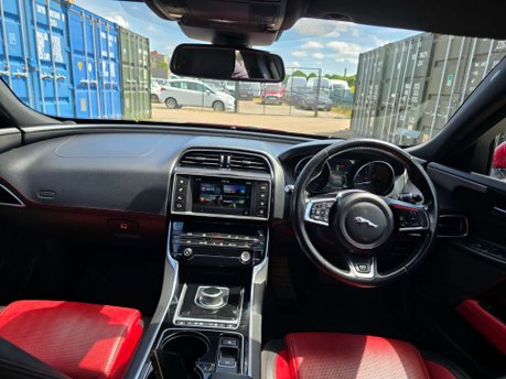 Jaguar XE 2.0d R-Sport Saloon 4dr Diesel Auto Euro 6 (s/s) (180 ps) 6