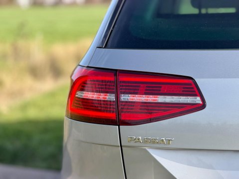 Volkswagen Passat 2.0 TDI BlueMotion Tech GT Euro 6 (s/s) 5dr 27