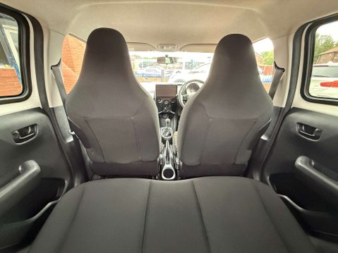 Citroen C1 1.0 VTi Feel Hatchback 5dr Petrol Manual Euro 5 (Euro 5) (68 ps) 30