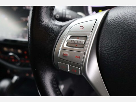 Nissan Navara 2.3 Navara Tekna dCi Auto 4WD 5dr 43