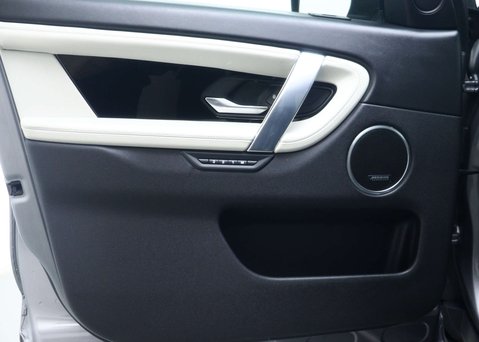 Land Rover Discovery Sport 2.0 Discovery Sport R-Dynamic HSE Auto 4WD 5dr 50