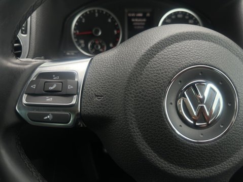 Volkswagen Tiguan 2.0 TDI BlueMotion Tech R-Line DSG 4WD Euro 5 (s/s) 5dr (Nav) 42