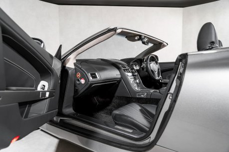 Aston Martin Virage V12 VOLANTE. 1 OF 388. COMPREHENSIVE ASTON HISTORY. CERAMICS. SPORTS SEATS 16