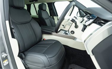 Land Rover Range Rover P400 HSE 10