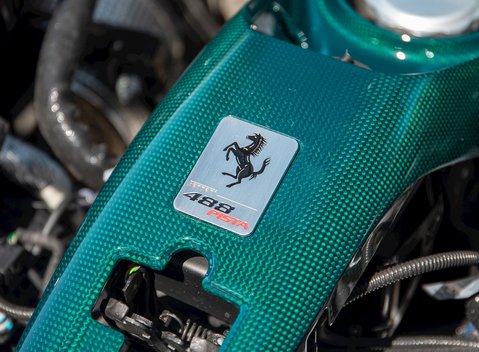Ferrari 488 Pista 38