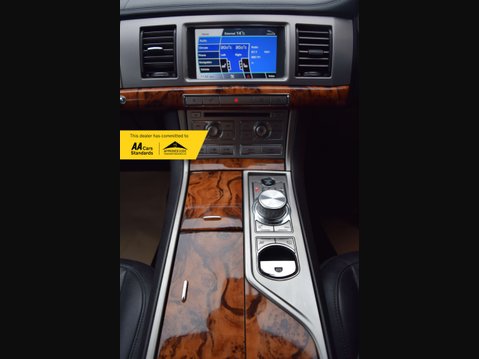 Jaguar XF 3.0 XF Premium Luxury V6 Auto 4dr 48