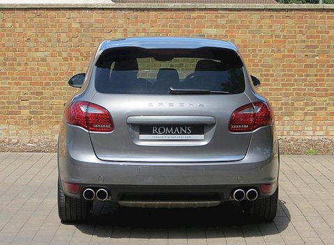 Porsche Cayenne Turbo 12