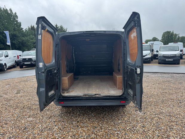 Renault Trafic SWB L1H1 Low Roof SL28 Air Con Alloys Sensors EURO 6 NO VAT 8