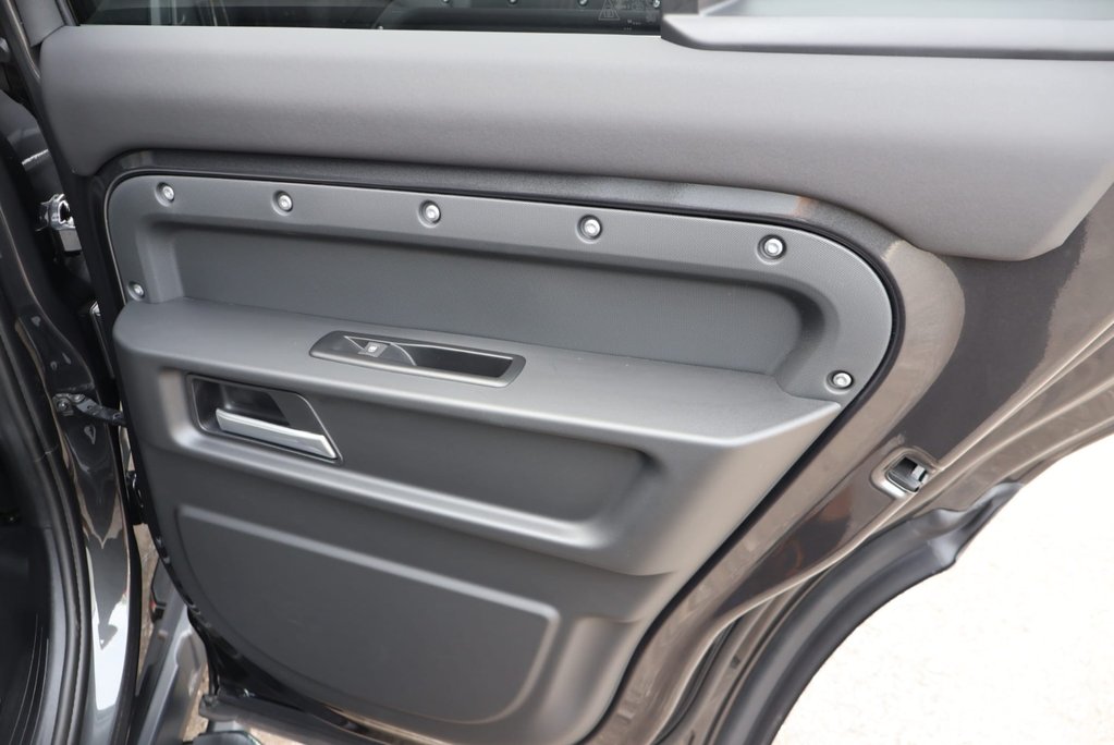 Land Rover Defender 110 2026 HARD TOP X-DYNAMIC HSE styled by SEEKER  with SVR SEAT CONVERSION 35