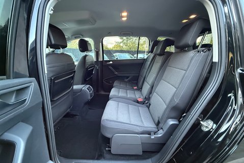 Volkswagen Touran SE TDI BMT -APPLE CAR PLAY-£35 ROAD TAX -9 SERVICES -PARK PILOT-240V SOCKET 24