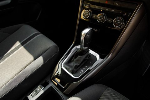 Volkswagen T-Roc SE TSI EVO DSG 34