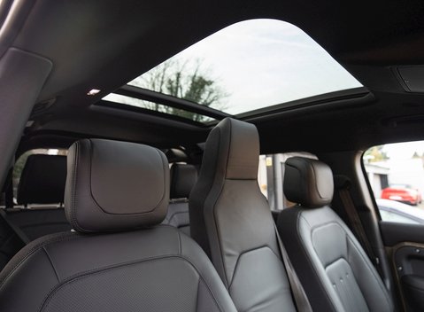 Land Rover Defender 110 X P400 13