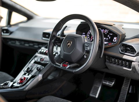 Lamborghini Huracan LP610-4 11
