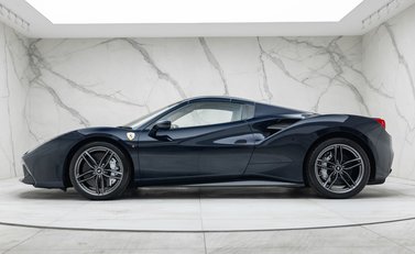 Ferrari 488 SPIDER 7