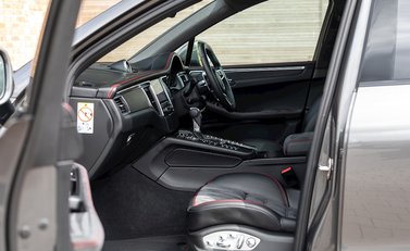 Porsche Macan GTS 15