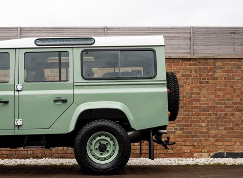 Land Rover Defender 110 Heritage Station Wagon 23
