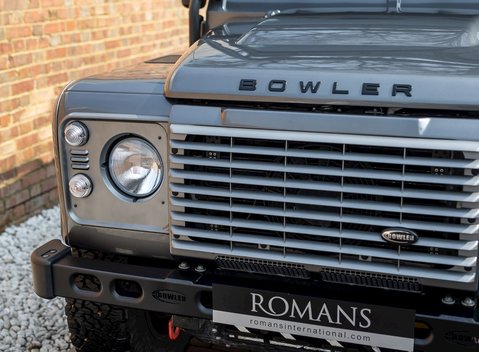 Land Rover Defender 90 XS Bowler 19
