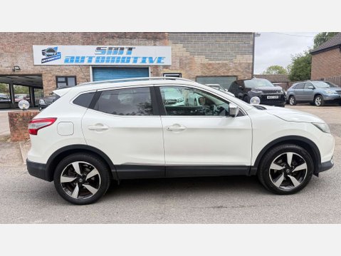 Nissan Qashqai 1.2 Qashqai N-Connecta DiG-T CVT 5dr 26