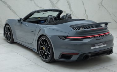 Porsche 911 Turbo S CABRIOLET (992) 15