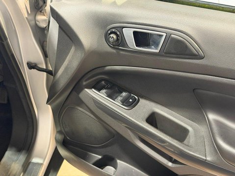 Ford Ecosport 1.0T EcoBoost Titanium 2WD Euro 5 (s/s) 5dr Keyless, Climate, Heated Seats 31
