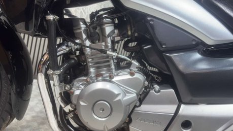 Suzuki Inazuma GW 2013 ONLY 12K NEW MOT WARRANTY 250CC COMMUTER BIKE 25