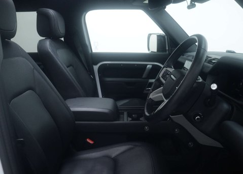 Land Rover Defender 3.0 Defender X-Dynamic HSE D300 MHEV A 4WD 5dr 57