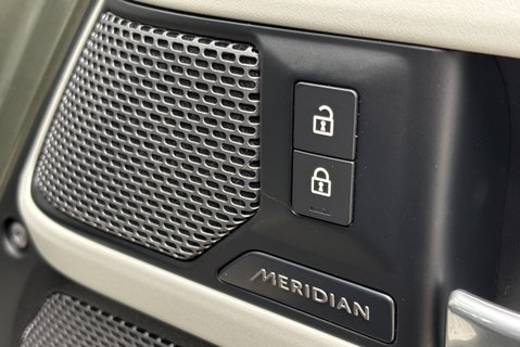 Land Rover Defender 110 D250 Hard Top SE MHEV - Deployable Towbar 31