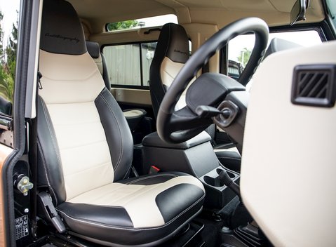 Land Rover Defender 90 Autobiography Edition 12