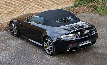 Aston Martin V12 Vantage Roadster 5
