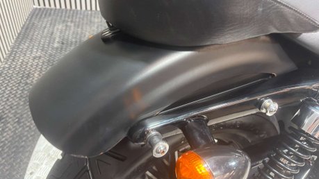 Harley-Davidson Sportster 883 XL883N IRON 2015 20K NEW MOT SERVICED CRUISER BIKE 36