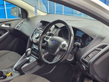 Ford Focus 1.6 Titanium Navigator Hatchback 5dr Petrol Powershift Euro 5 (125 ps) 43