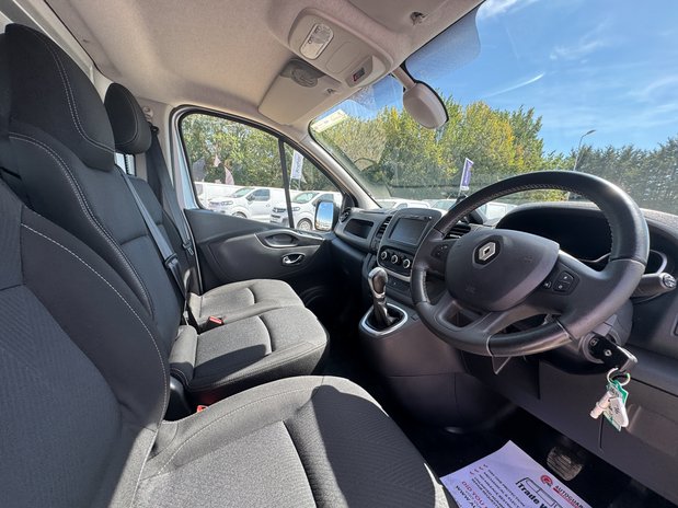 Renault Trafic AUTO SWB (SOLD MT) L1H1 Low Roof Sport SL29 Air Con Alloys E 15