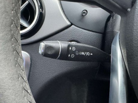 Mercedes-Benz CLA Class 2.1 CLA 220 WhiteArt D Auto 5dr 17