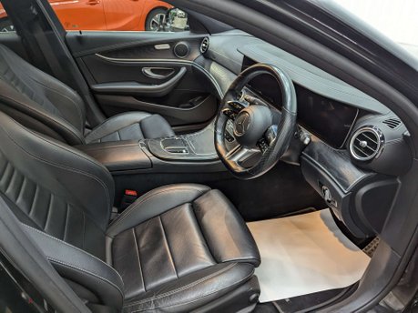 Mercedes-Benz E Class 2.0 E 300 AMG Line de Auto 4dr 44