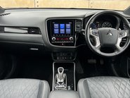 Mitsubishi Outlander PHEV EXCEED 3