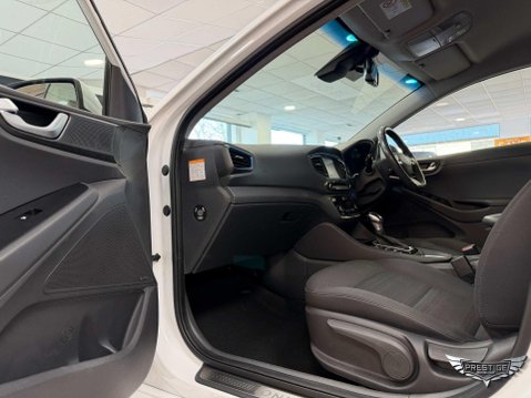 Hyundai IONIQ 1.6 h-GDi Premium DCT Euro 6 (s/s) 5dr 47