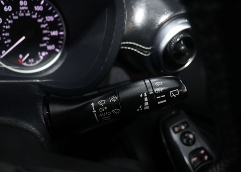 Nissan Juke 1.6 Juke N-Connecta HEV CVT 5dr 35