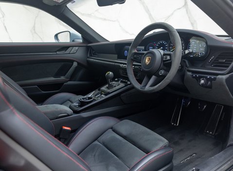 Porsche 911 GT3 (992) 13